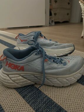 Women’s Hoka Gaviota 4 blue and corral size 7.5